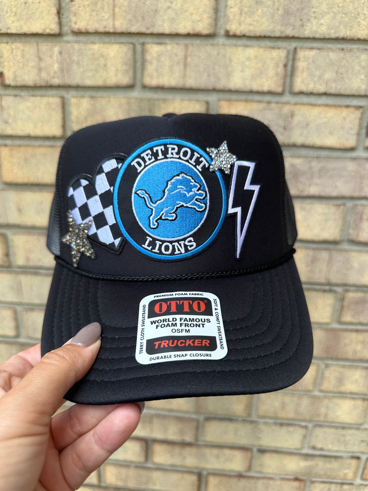 Circle Lions Trucker Hat